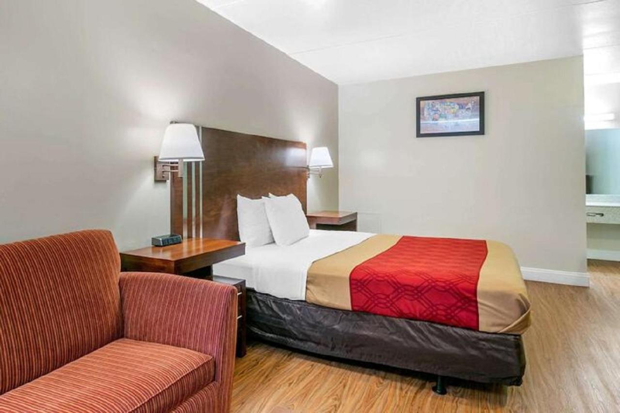 King'S Inn Motel Reading Bagian luar foto
